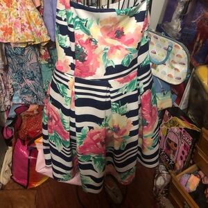 Gently used floral dress 👗